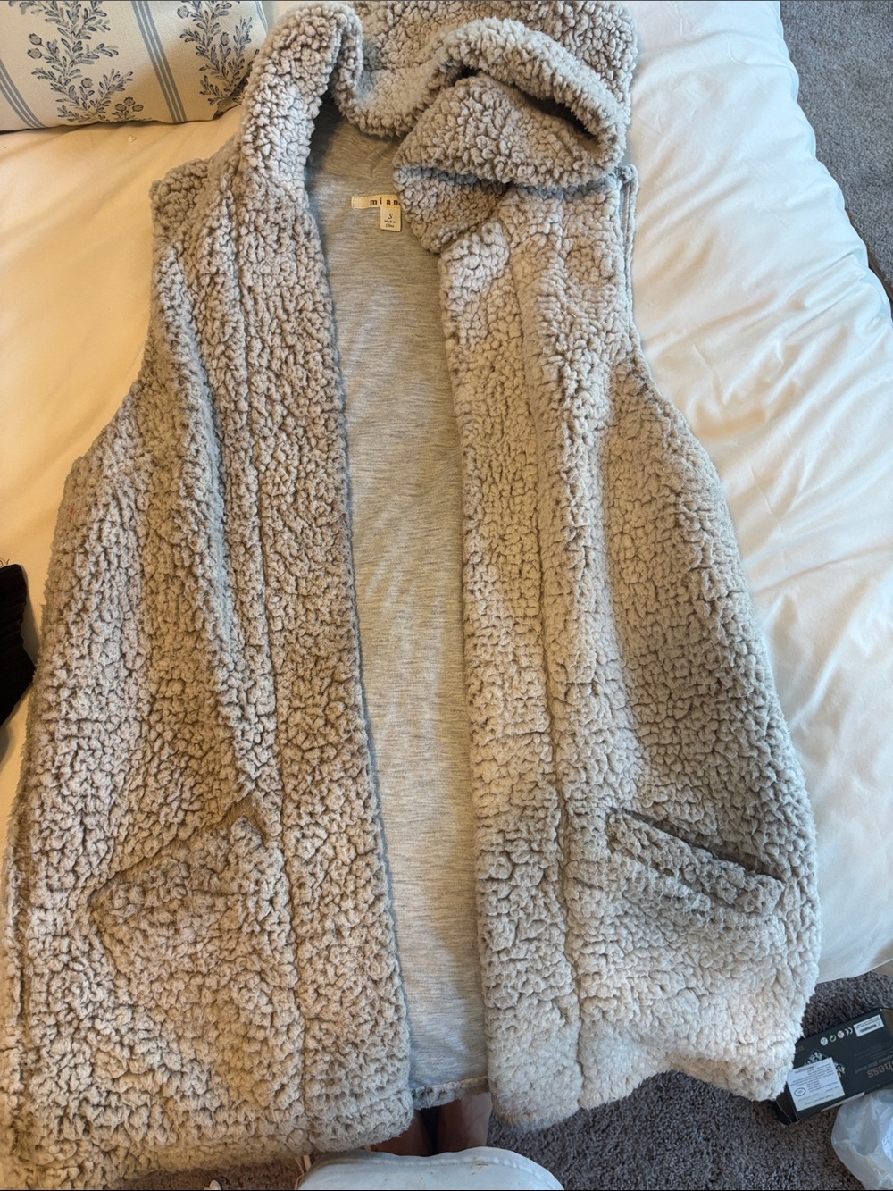 Francesca's Collections Cozy Cream Sherpa Hooded Vest
